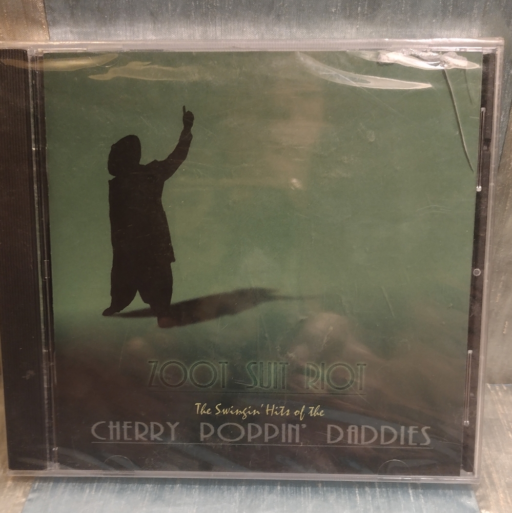Zoot Suit Riot ( THE SWINGING HITS OF THE CHERRY POPPIN DADDIES ) CD